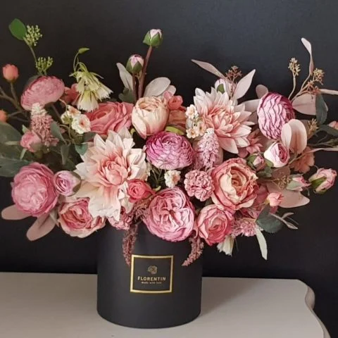 bình hoa lụa để bàn