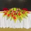 Hoa tươi trang trí bàn họp